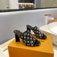 Louis Vuitton Slippers